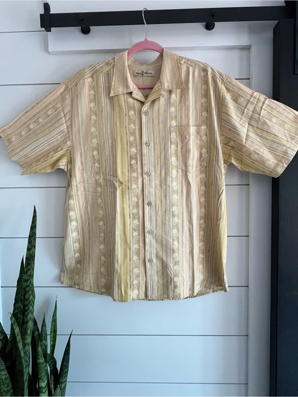 Tommy Bahama Men's Short-Sleeve Button-Up Shirt - Light Gold Stripe Pineapple L